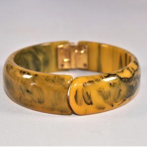 Green / Yellow Swirl Vintage Bakelite Clamper Cuff Bangle